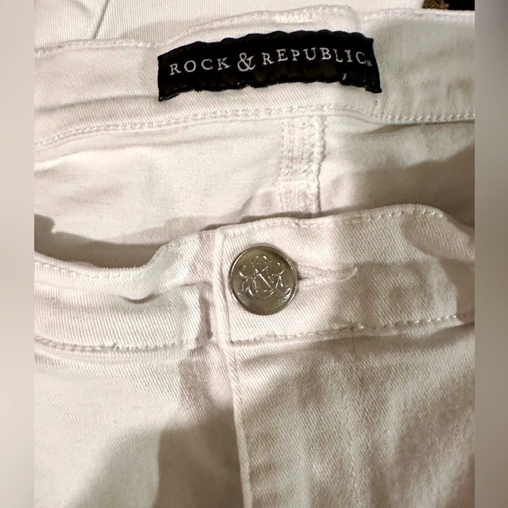 Rock & republic jeans size 12. White. Great condition. Super stretchy. π€ - Picture 4 of 7